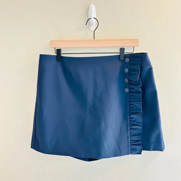 Tory Burch Tech Twill Golf Skort Size XL Navy Blue Ruffle Skirt Shorts Sporty - Picture 3 of 14